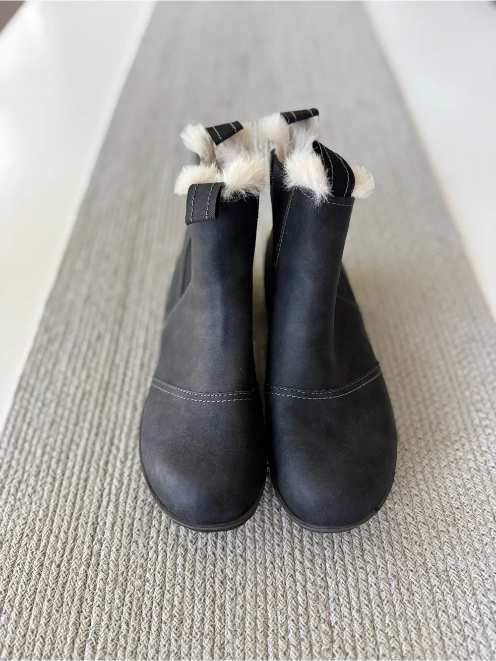 JBU Jambu Snowbird Black Chelsea Winter Boots with Ivory Faux Fur Trim Sz 8